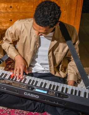 Teclado Casio de 61 teclas LK-S450
