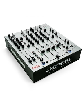 Mezcladora DJ Allen & Heath Xone:92A