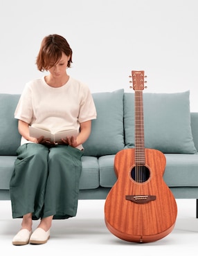 Guitarra acústica electroacústica Yamaha Storia II