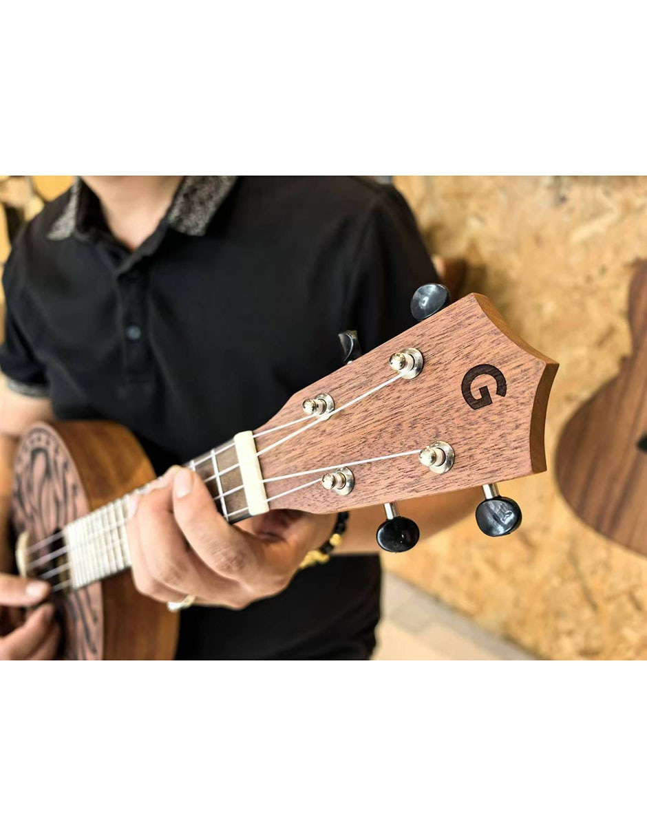 Ukulele 6